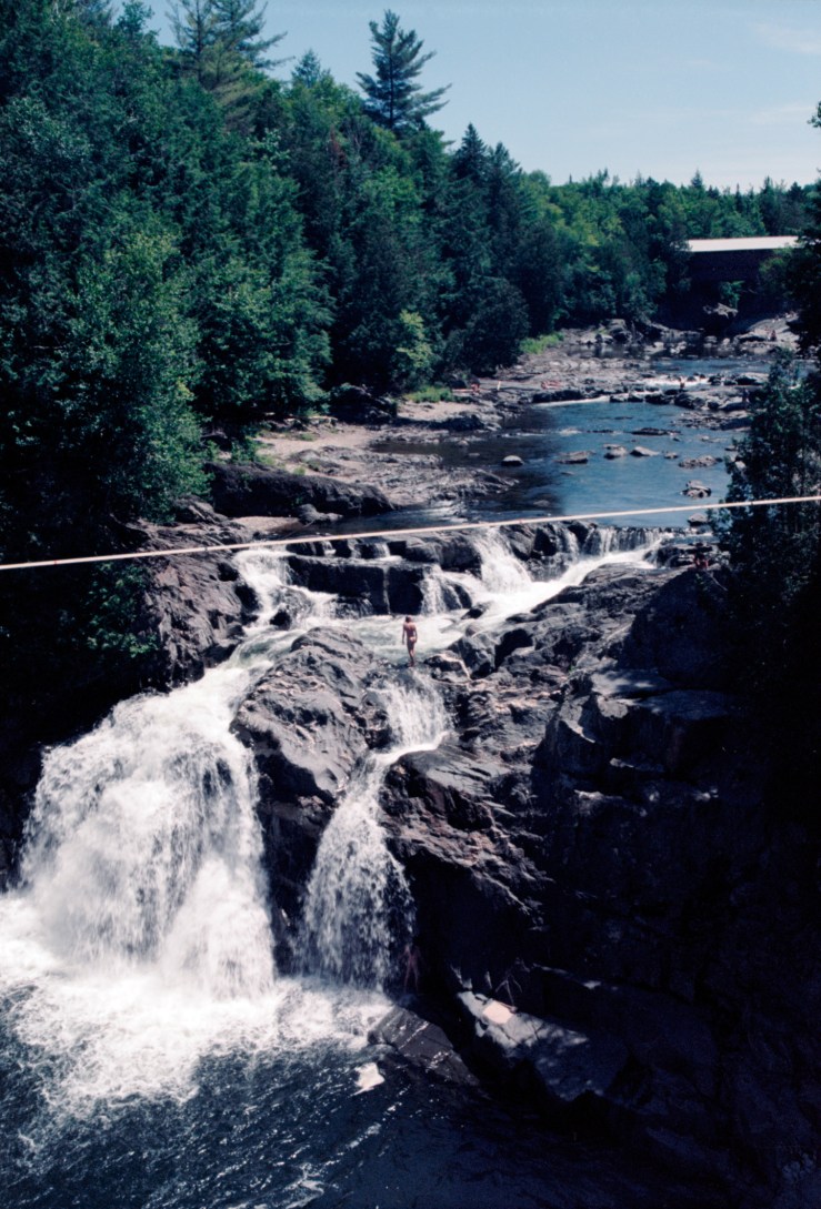 Adam-and-Eve-again-(or-woman-inaugurating-the-earth-while-man-is-looking-to-the-heavens)-web